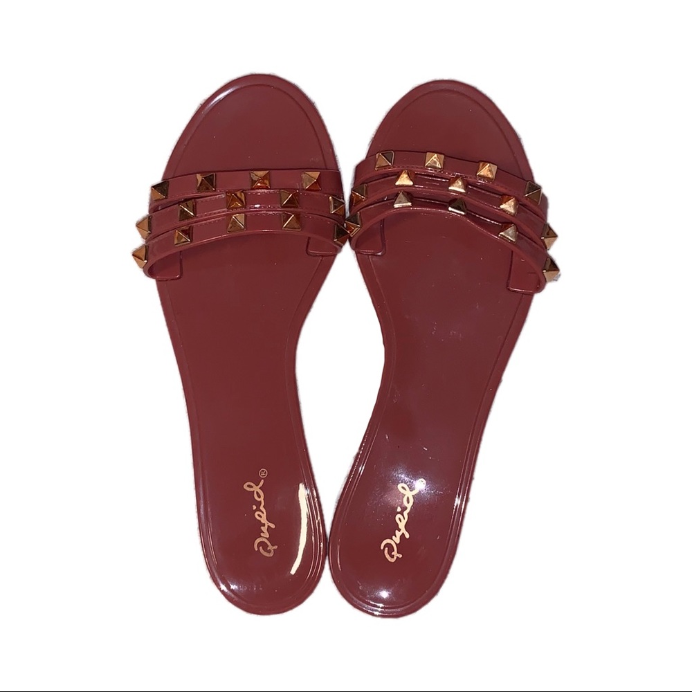 studded slipper slides